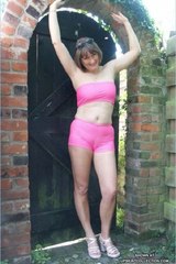 Cameltoe milf in tight pink shorts